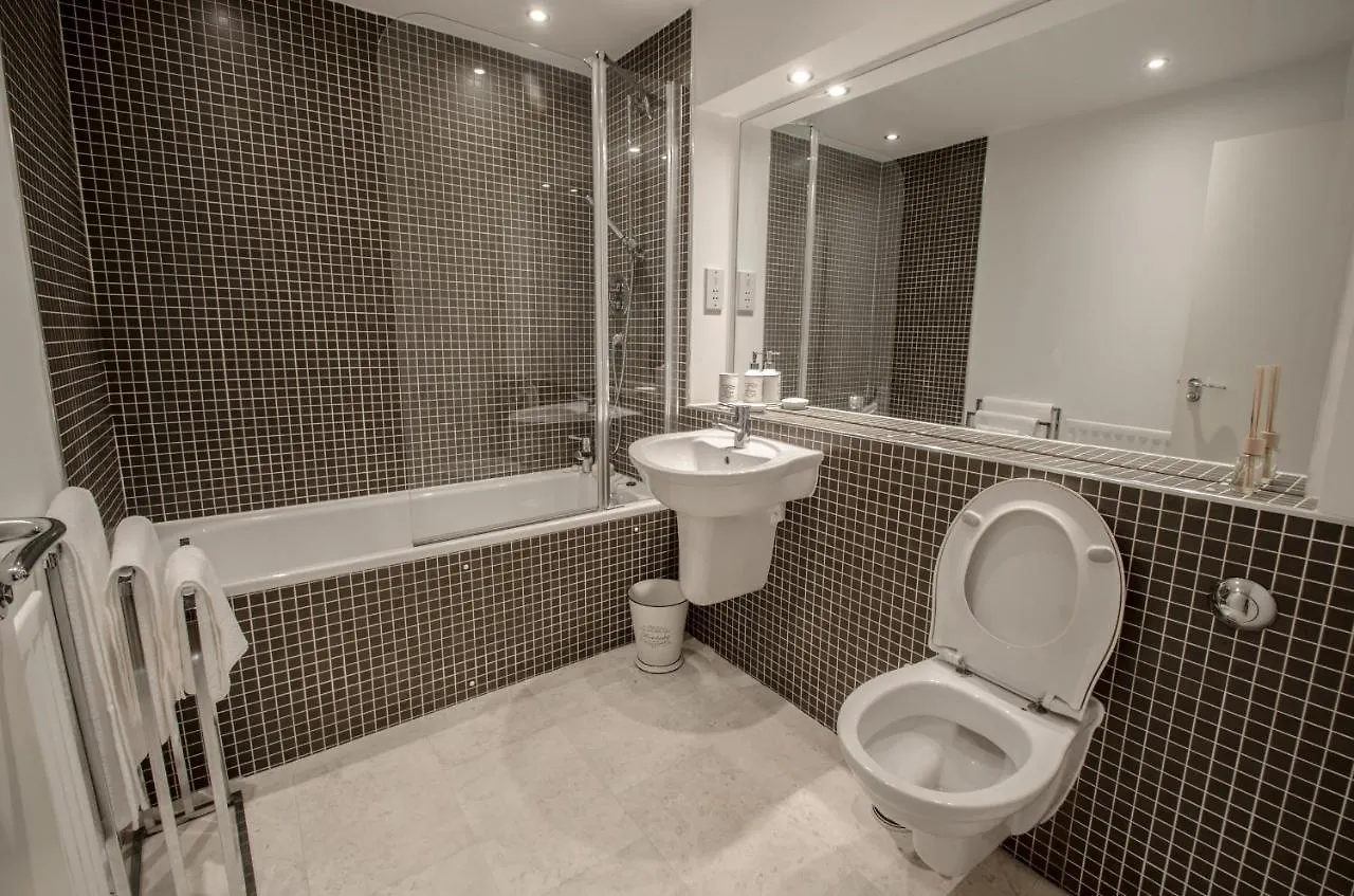 Orange Apartments Polmuir Gardens Only 7 Minutes To City Centre Αμπερντήν